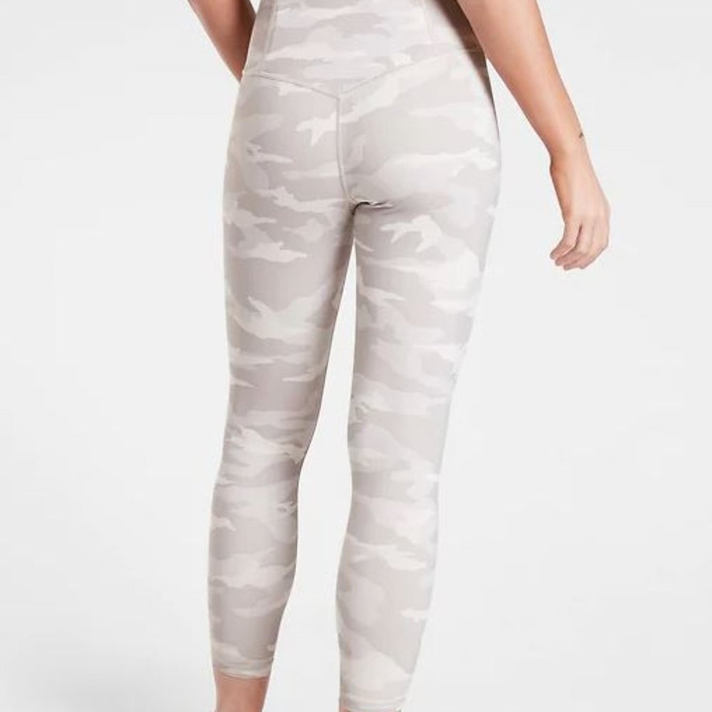 NWOT Athleta White Camo Elation 7/8 Leggings - Picture 2 of 8